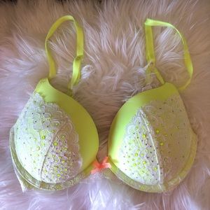 Almost New Victoria’s Secret Jeweled bra. 36 B